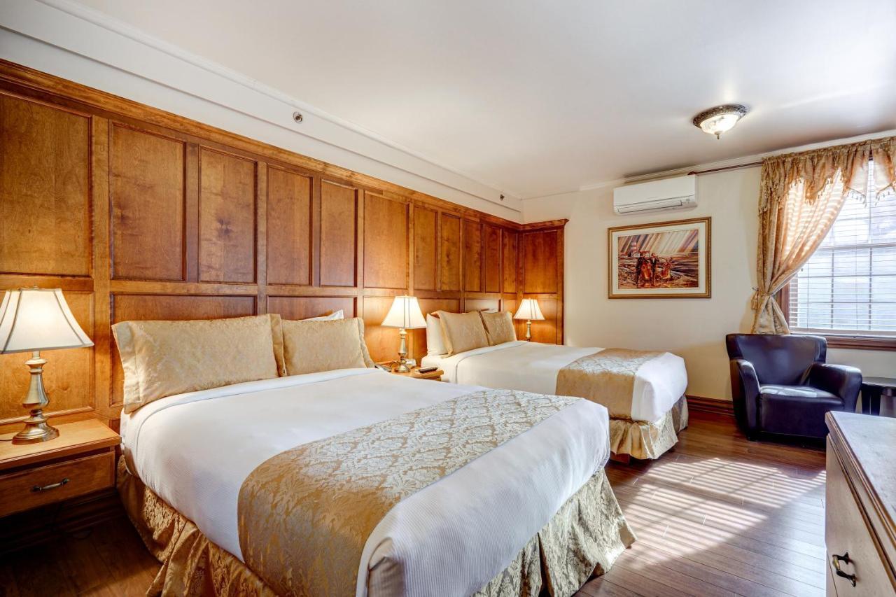 Le Grand Hotel Baie-Comeau Exterior photo